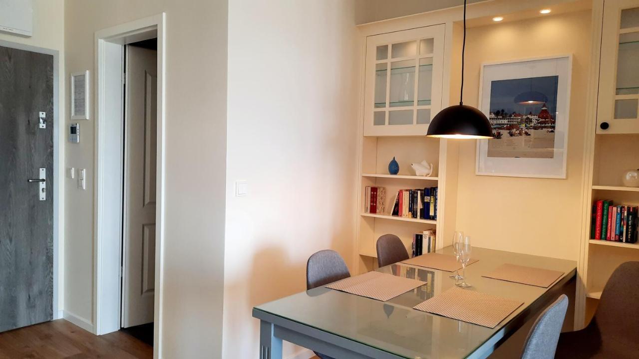 Komfortable strandnahe Ferienwohnung mit Terrasse und Meerblick in 10ter Etage Misdroy Exterior foto