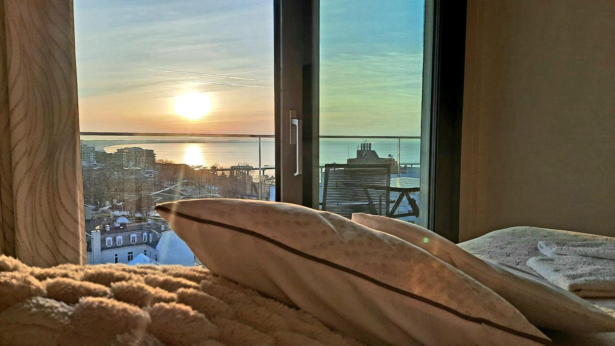 Komfortable strandnahe Ferienwohnung mit Terrasse und Meerblick in 10ter Etage Misdroy Exterior foto